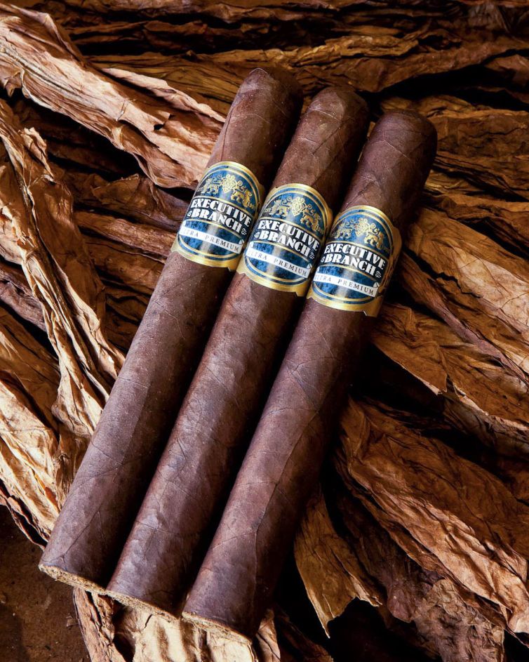 Cigar Photography - A Journey From Cultivated Seed To Distinguished Smoke - Finishing & Labeling - Dominican Republic - Palm Island Creative